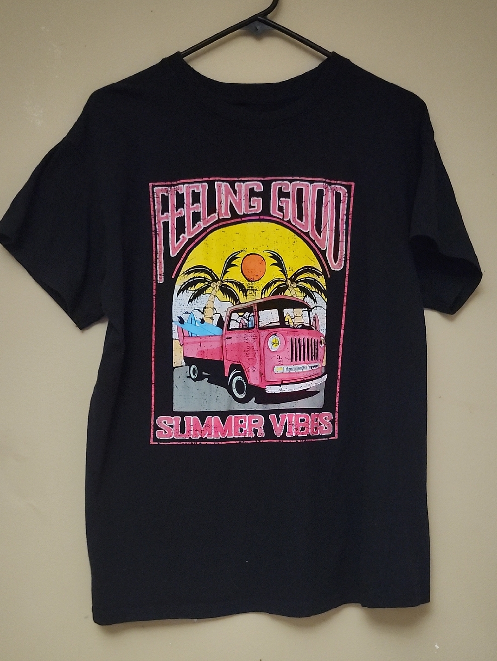 Feeling Good Summer Vibes Graphic Tee - Black/Pink